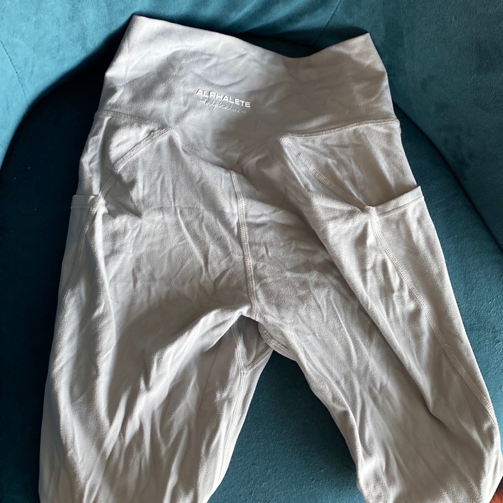 Grey Alphalete Alphaluxe legging with pocket size small